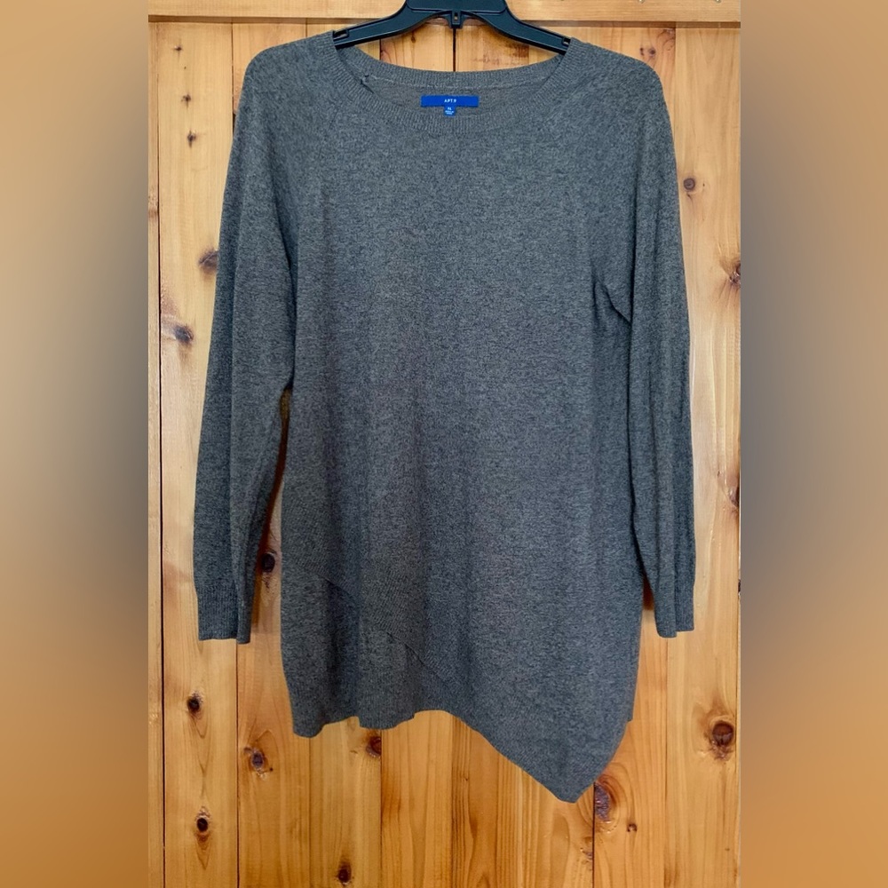 APT 9 Sweater Size XL Excellent Like New Condition Brown